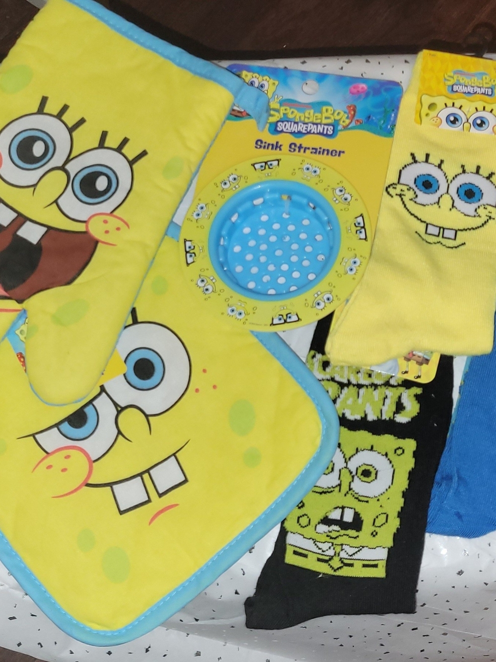 SpongeBob SquarePants Yellow and Blue Kitchen and Socks Set